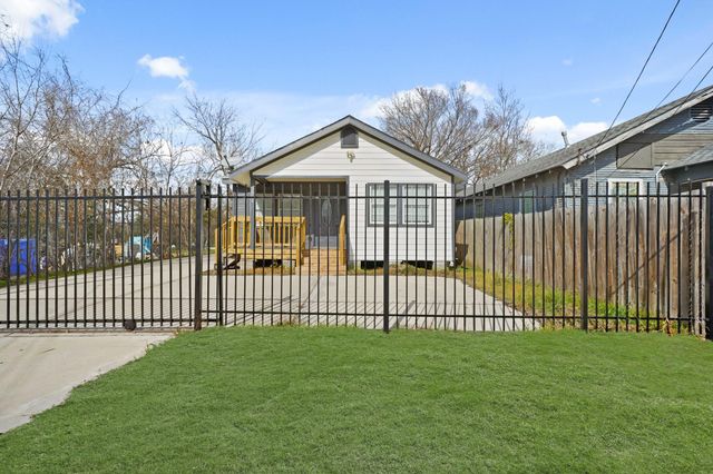 3501 Farmer Street, Houston, TX 77020