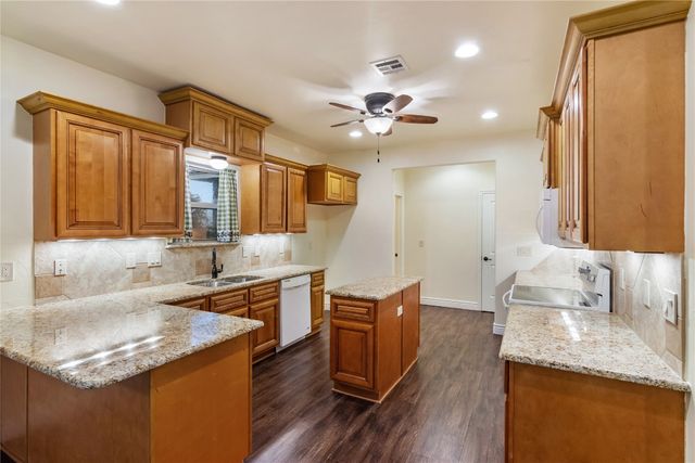 8673 Willow Creek Road, Guthrie, OK 73044