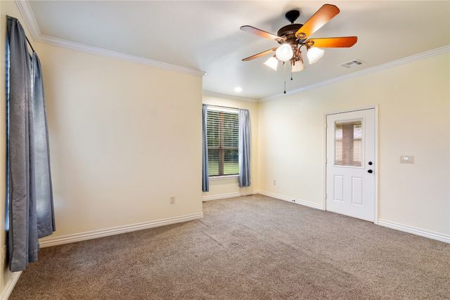 8673 Willow Creek Road, Guthrie, OK 73044