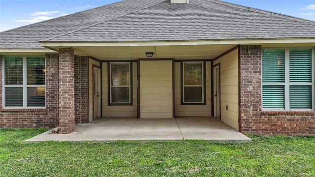 8673 Willow Creek Road, Guthrie, OK 73044