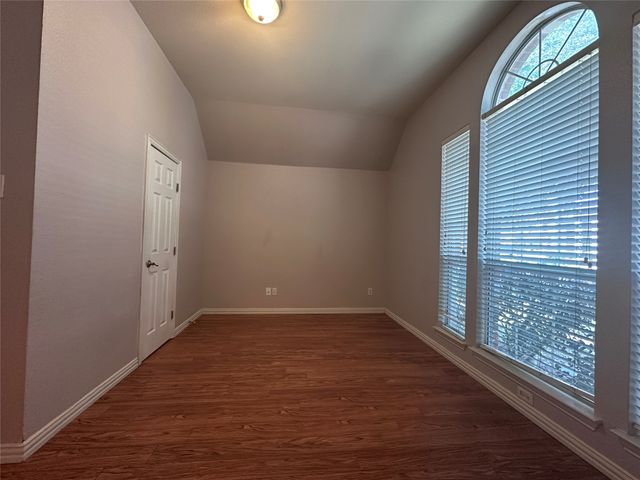 4923 Screech Owl Lane, Grand Prairie, TX 75052