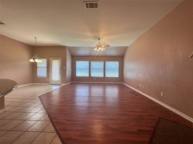 4923 Screech Owl Lane, Grand Prairie, TX 75052