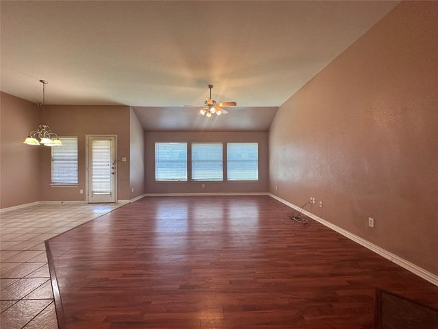 4923 Screech Owl Lane, Grand Prairie, TX 75052