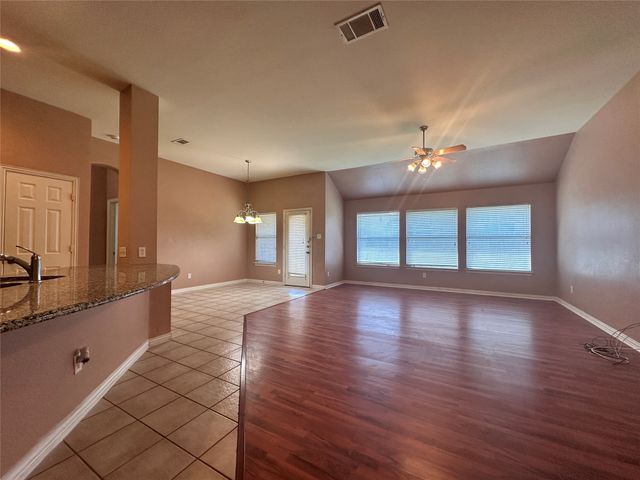 4923 Screech Owl Lane, Grand Prairie, TX 75052