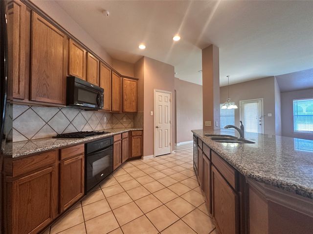 4923 Screech Owl Lane, Grand Prairie, TX 75052