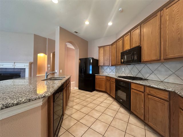 4923 Screech Owl Lane, Grand Prairie, TX 75052