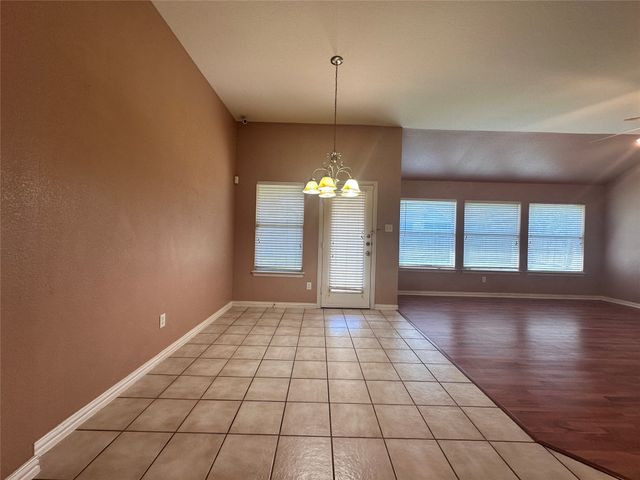 4923 Screech Owl Lane, Grand Prairie, TX 75052