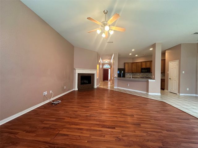 4923 Screech Owl Lane, Grand Prairie, TX 75052