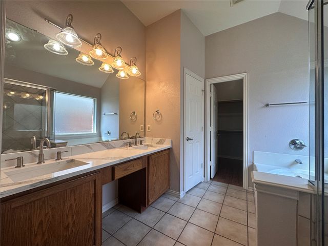 4923 Screech Owl Lane, Grand Prairie, TX 75052