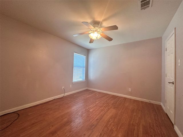 4923 Screech Owl Lane, Grand Prairie, TX 75052