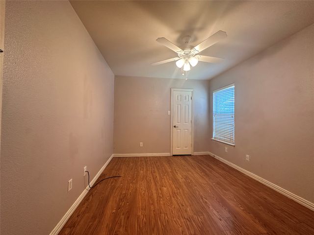 4923 Screech Owl Lane, Grand Prairie, TX 75052