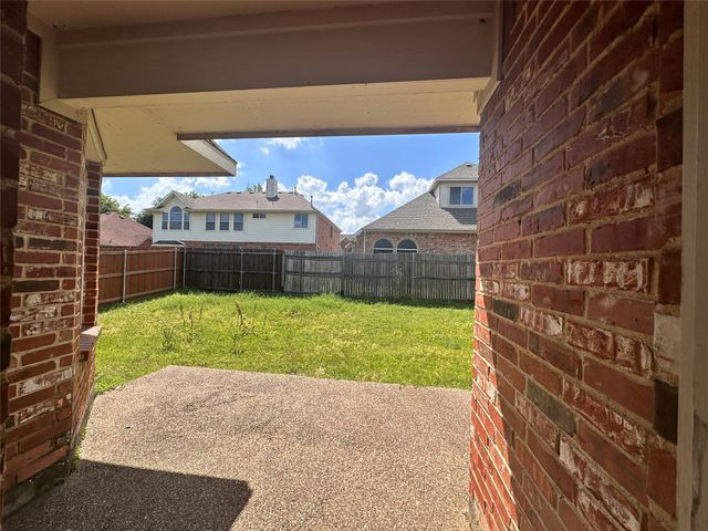 4923 Screech Owl Lane, Grand Prairie, TX 75052