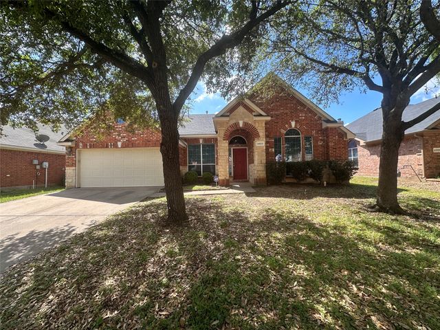 4923 Screech Owl Lane, Grand Prairie, TX 75052