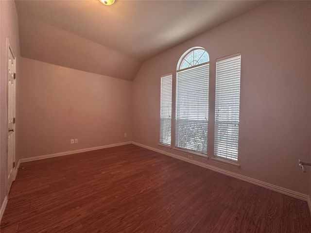 4923 Screech Owl Lane, Grand Prairie, TX 75052