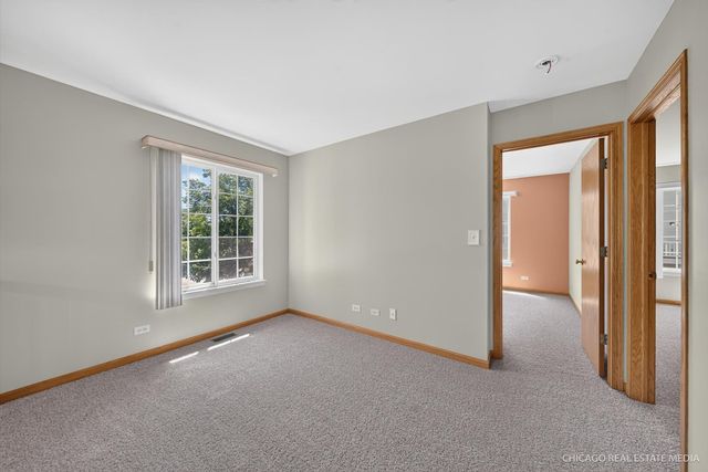 340 New Haven Drive 340, Cary, IL 60013