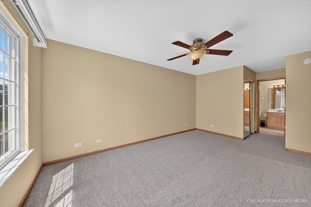 340 New Haven Drive 340, Cary, IL 60013