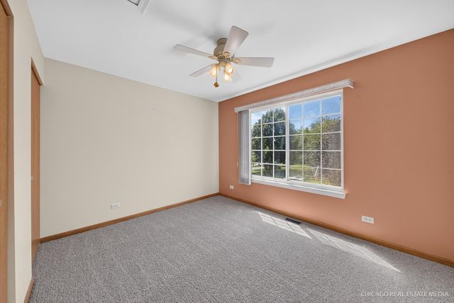 340 New Haven Drive 340, Cary, IL 60013