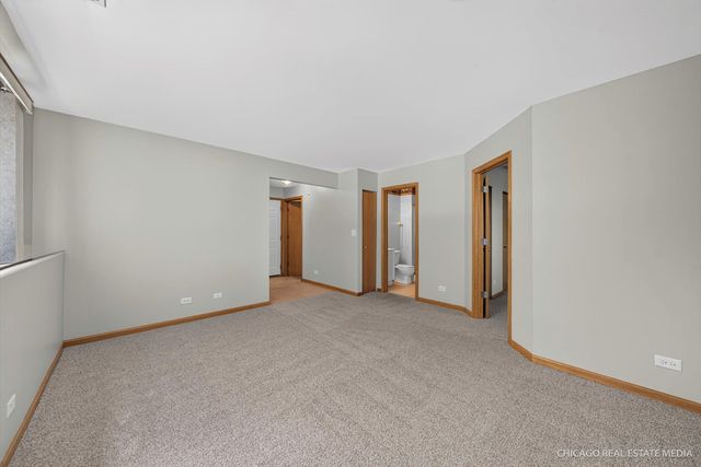 340 New Haven Drive 340, Cary, IL 60013