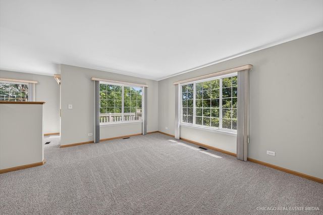 340 New Haven Drive 340, Cary, IL 60013