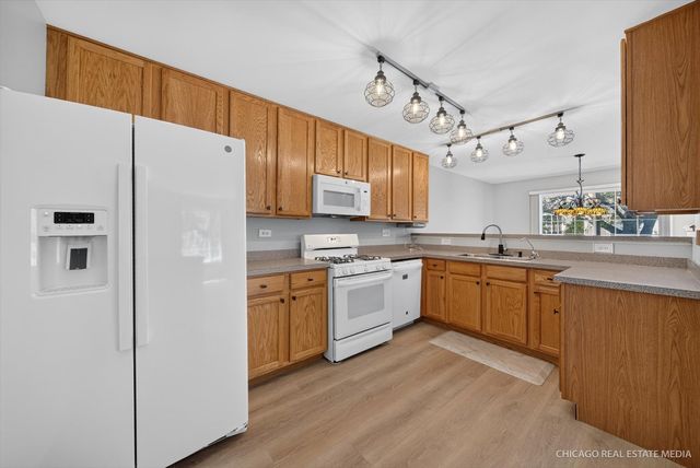 340 New Haven Drive 340, Cary, IL 60013