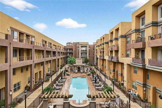 201 E Angeleno Avenue 206, Burbank, CA 91502