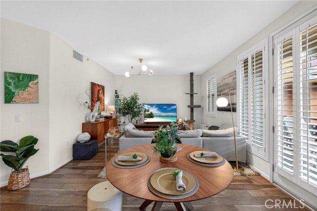 201 E Angeleno Avenue 206, Burbank, CA 91502