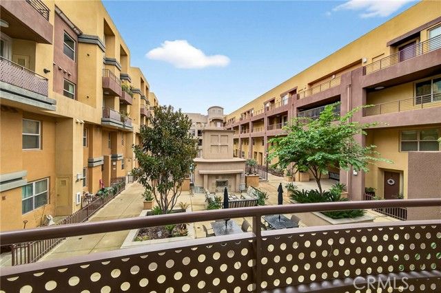 201 E Angeleno Avenue 206, Burbank, CA 91502