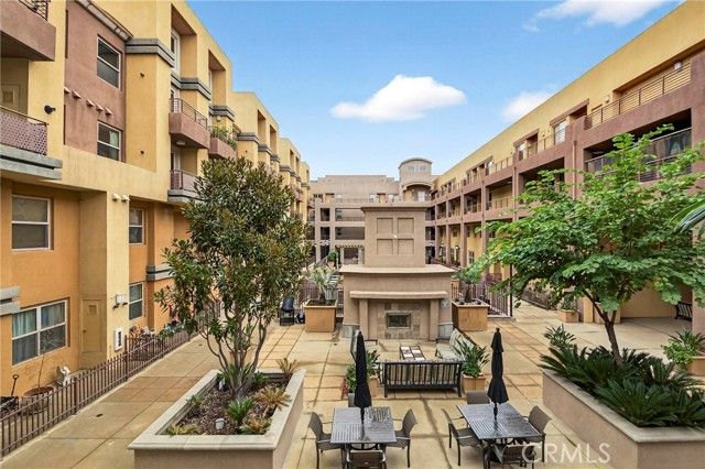 201 E Angeleno Avenue 206, Burbank, CA 91502