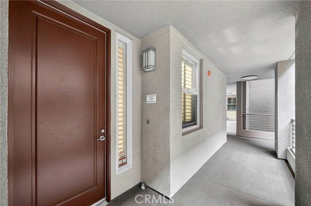 201 E Angeleno Avenue 206, Burbank, CA 91502