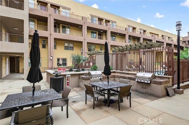 201 E Angeleno Avenue 206, Burbank, CA 91502