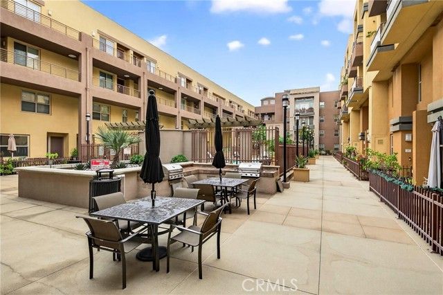 201 E Angeleno Avenue 206, Burbank, CA 91502