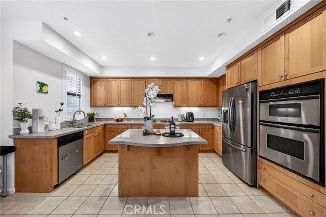 201 E Angeleno Avenue 206, Burbank, CA 91502