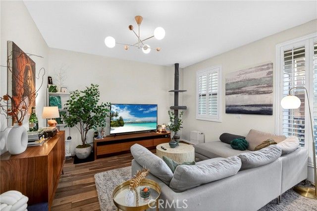 201 E Angeleno Avenue 206, Burbank, CA 91502