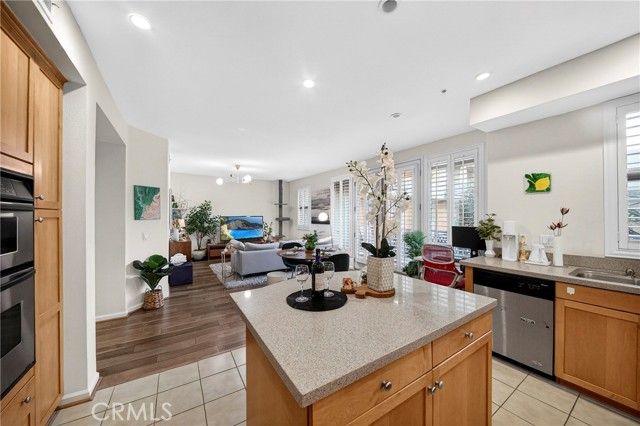 201 E Angeleno Avenue 206, Burbank, CA 91502