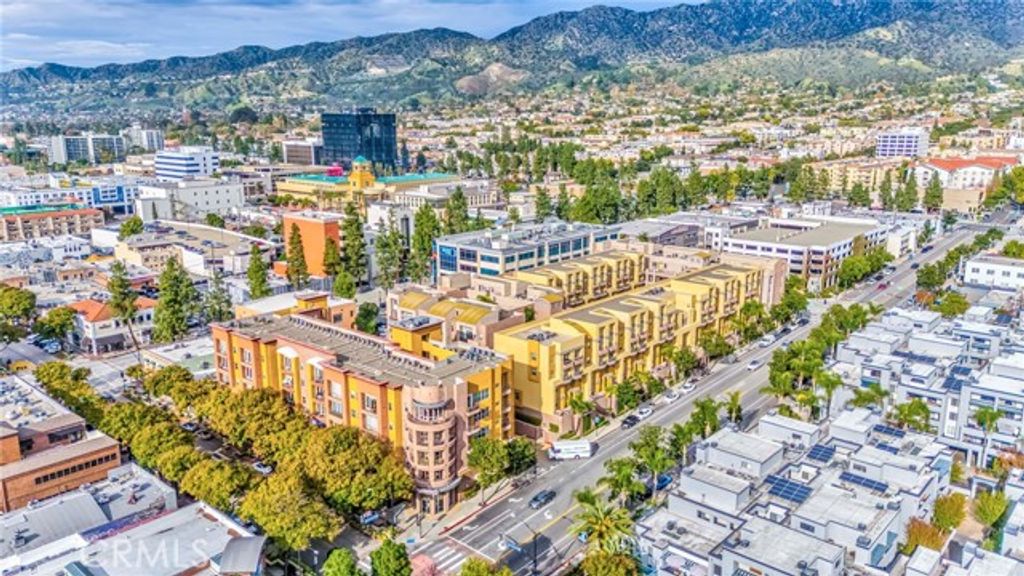 201 E Angeleno Avenue 206, Burbank, CA 91502