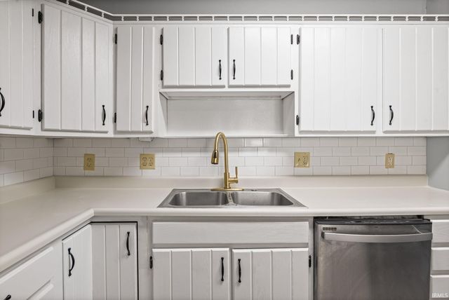 2321 Manitoba Drive, Lafayette, IN 47909