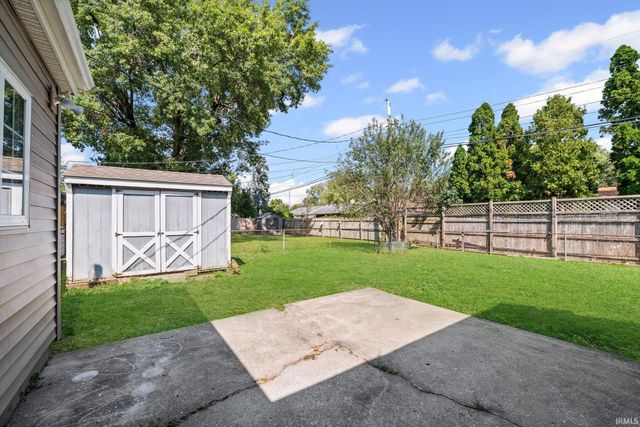 2321 Manitoba Drive, Lafayette, IN 47909