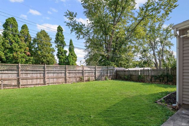 2321 Manitoba Drive, Lafayette, IN 47909