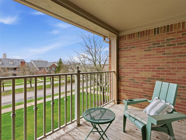 3570 Oakmonte Boulevard, Oakland Charter Township, MI 48306