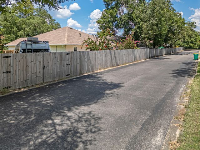 926 Scenic Oak Lane, Fort Walton Beach, FL 32547