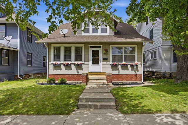 1812 Park Ave SE, Cedar Rapids, IA 52403