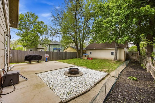 1812 Park Ave SE, Cedar Rapids, IA 52403