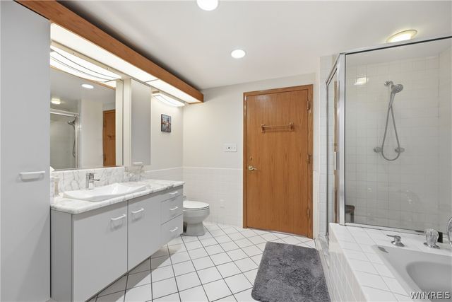40 Waterfront Circle 406, Buffalo, NY 14202