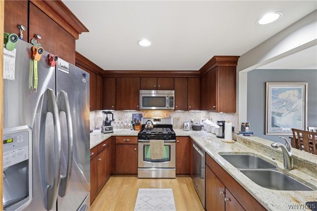 40 Waterfront Circle 406, Buffalo, NY 14202
