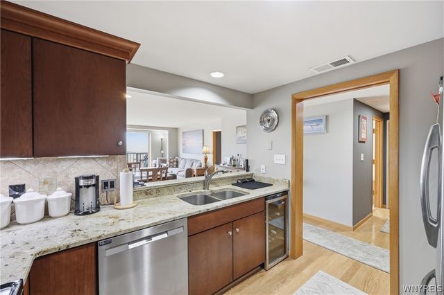 40 Waterfront Circle 406, Buffalo, NY 14202