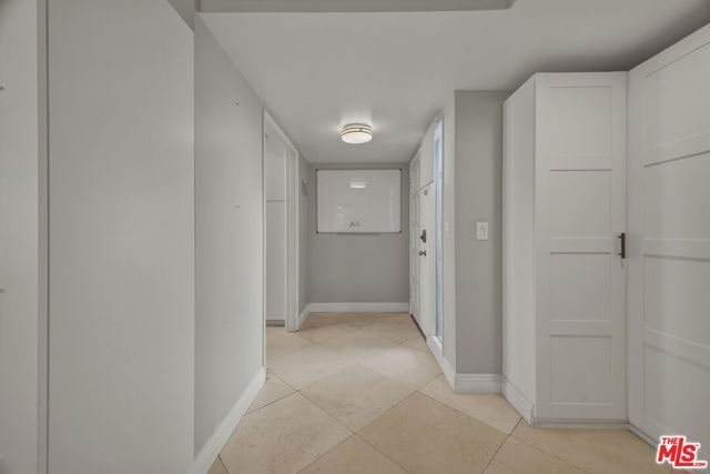 5301 Balboa Boulevard F8, Encino (los Angeles), CA 91316