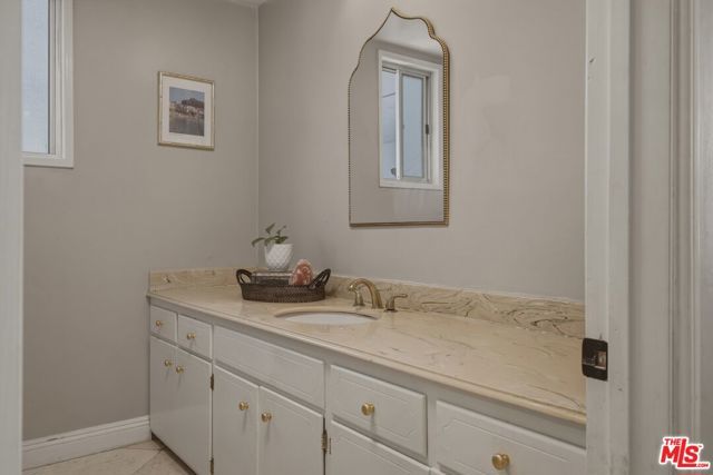 5301 Balboa Boulevard F8, Encino (los Angeles), CA 91316