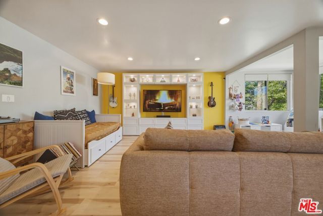 5301 Balboa Boulevard F8, Encino (los Angeles), CA 91316