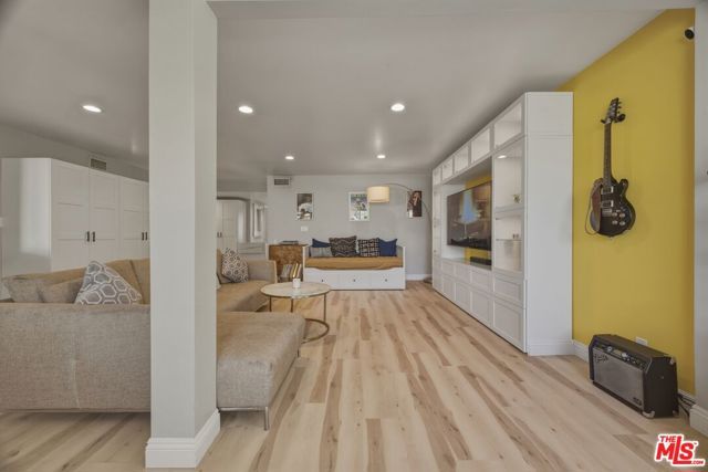 5301 Balboa Boulevard F8, Encino (los Angeles), CA 91316