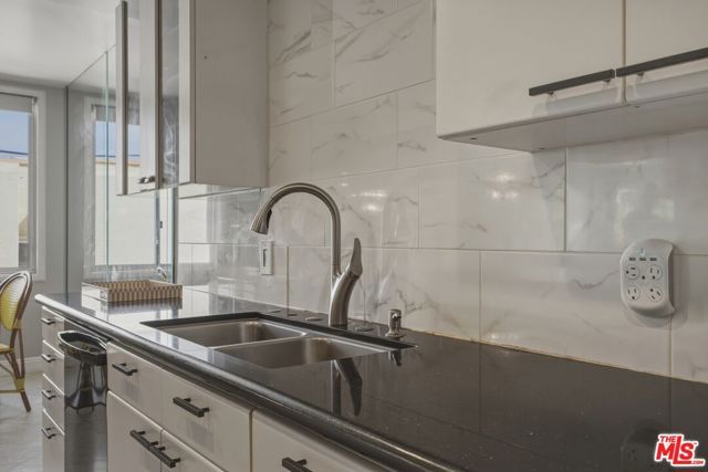 5301 Balboa Boulevard F8, Encino (los Angeles), CA 91316